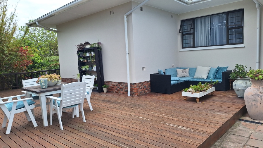 6 Bedroom Property for Sale in Gonubie Eastern Cape